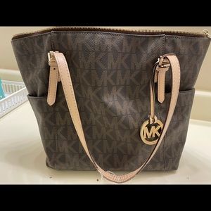 Michel Kors 2 strap shoulder bag